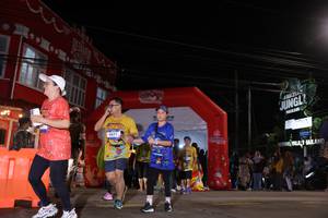 BIB: 4571
                            <button type="button" onclick="openModal(26227466)" class="btn btn-primary btn-sm float-right btn-popup" data-toggle="modal" data-target=".modal-high-quality">
                        <i class="fas fa-shopping-cart"></i> Add to Cart
                    </button>
                                            <button type="button" onclick="isThisMe(26227466, true)" class="btn btn-success btn-sm float-right btn-popup btn-isme hidden" data-toggle="tooltip" data-placement="bottom" title="นี่คือรูปของคุณใช่ไหม คลิกที่นี่เพื่อเอาเข้าอัลบั้ม">
                        <i class="fas fa-plus"></i> Add to album
                    </button>
                    <button type="button" onclick="isThisMe(26227466, false)" class="btn btn-warning btn-sm float-right btn-popup btn-isnotme hidden">
                        <i class="fas fa-ban"></i> Remove from album
                    </button>